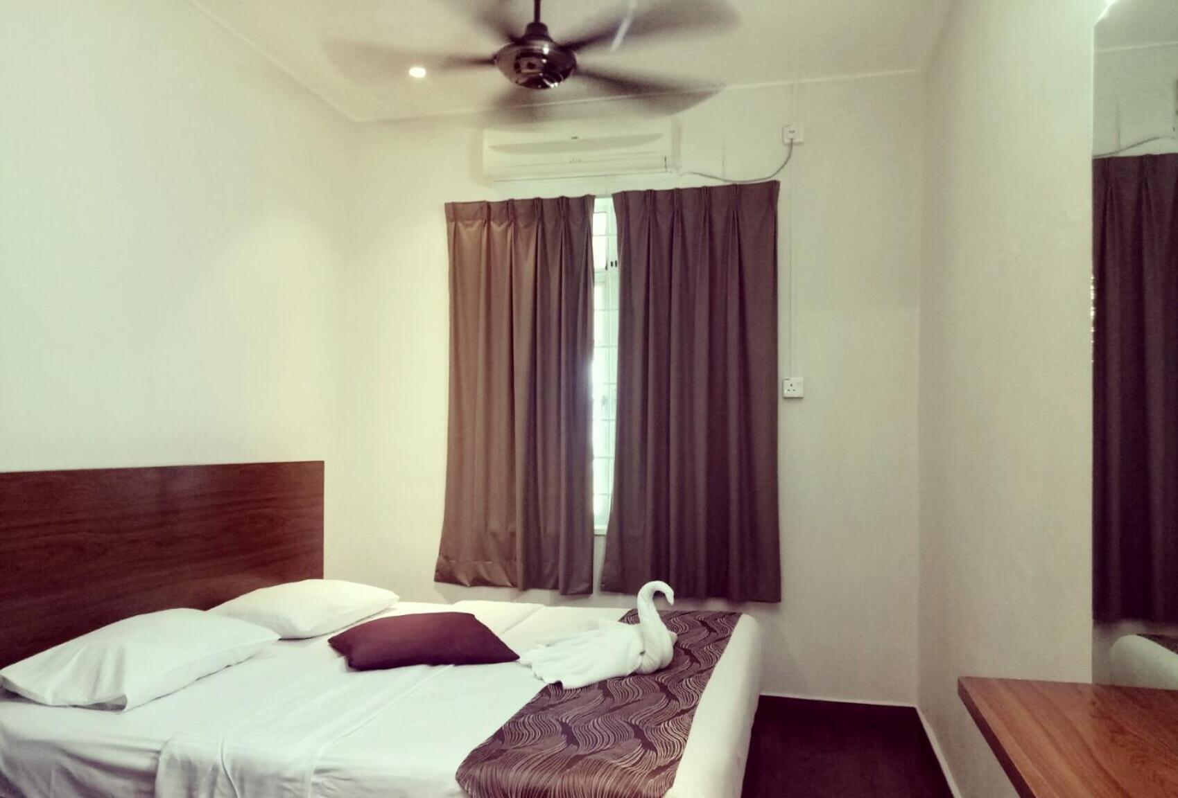 White Lodge Pantai Cenang  Extérieur photo