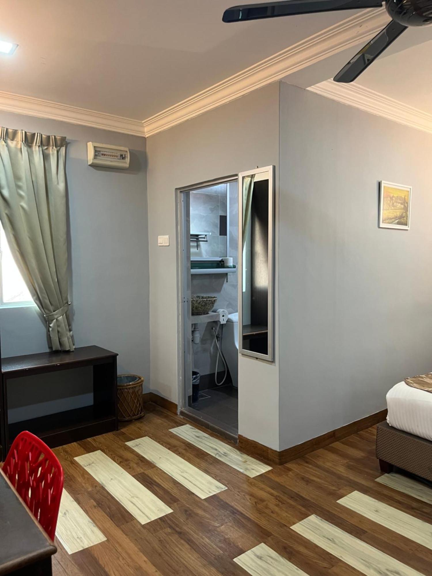 White Lodge Pantai Cenang  Extérieur photo
